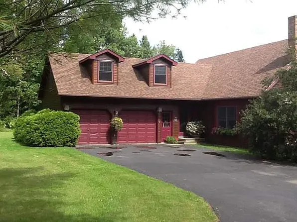 1851 Valley Rd, Derby Line, VT 05830