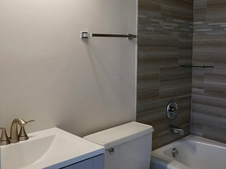 1043 S York Rd #507 — Photo 11