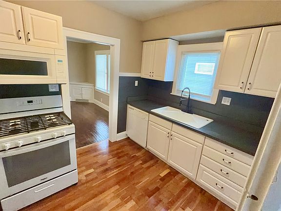 5th image of 952 Oxford Rd