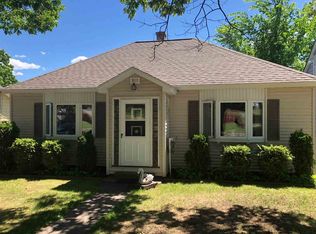911 W Bluff St, Marquette, MI 49855