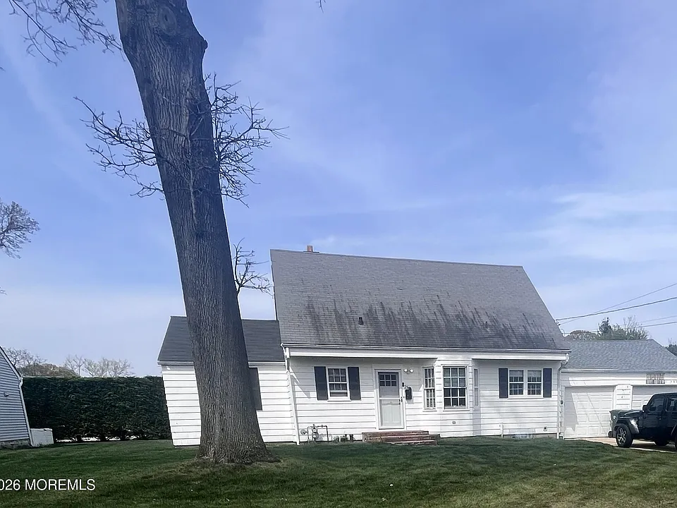 239 Pinewood Ave