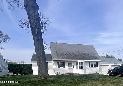 239 Pinewood Ave Photo 1