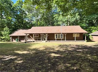 3720 Hillcroft Ln, Walkertown, NC 27051