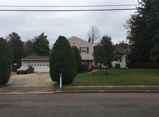 5 Nautilus Dr, Leonardo, NJ 07737