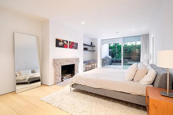 Rented by Sotheby's International Realty | media 6