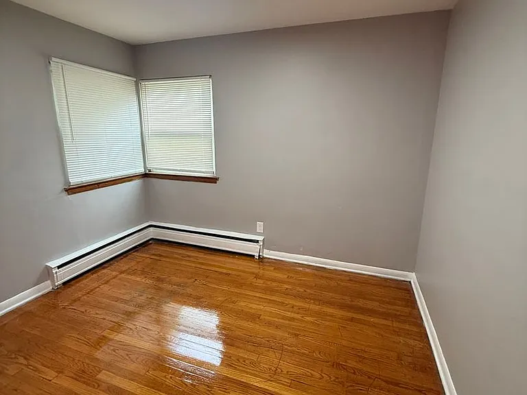 2320 W Garfield Blvd — Photo 13