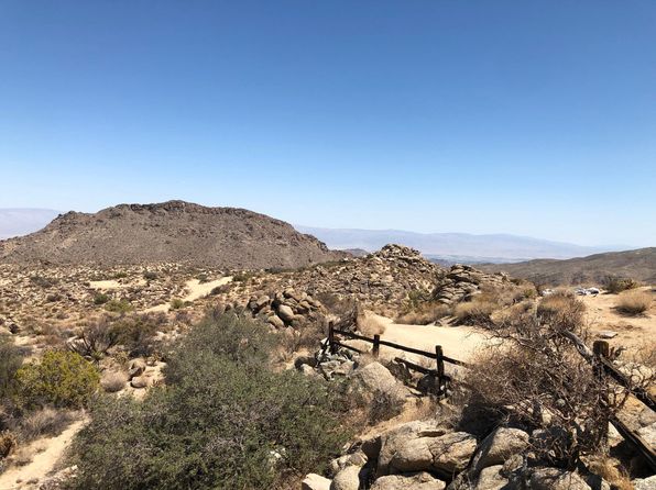 59225 Avenida La Cumbre