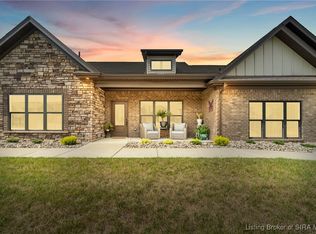 906 Glenwood Gardens Dr, Sellersburg, IN 47172