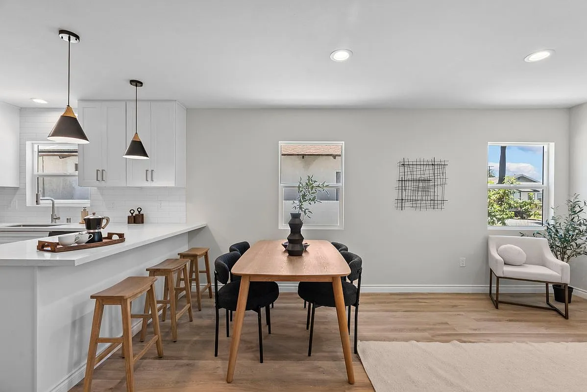 2 bed, 1.0 bath, 1000 sqft, $3,600 — Photo 2