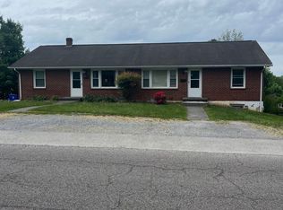 902 Palmer Dr #B, Blacksburg, VA 24060