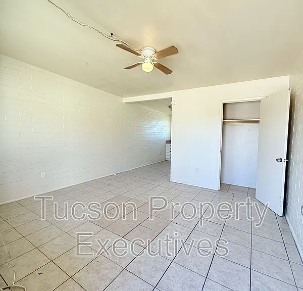 240 W Sahuaro St #12 — Photo 6