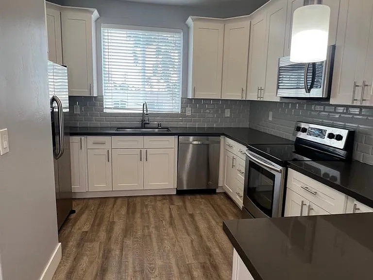 4055 Brant St #B — Photo 11