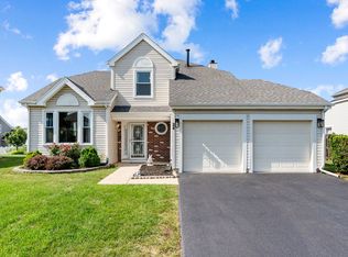 24 Fillmore Ln, Streamwood, IL 60107