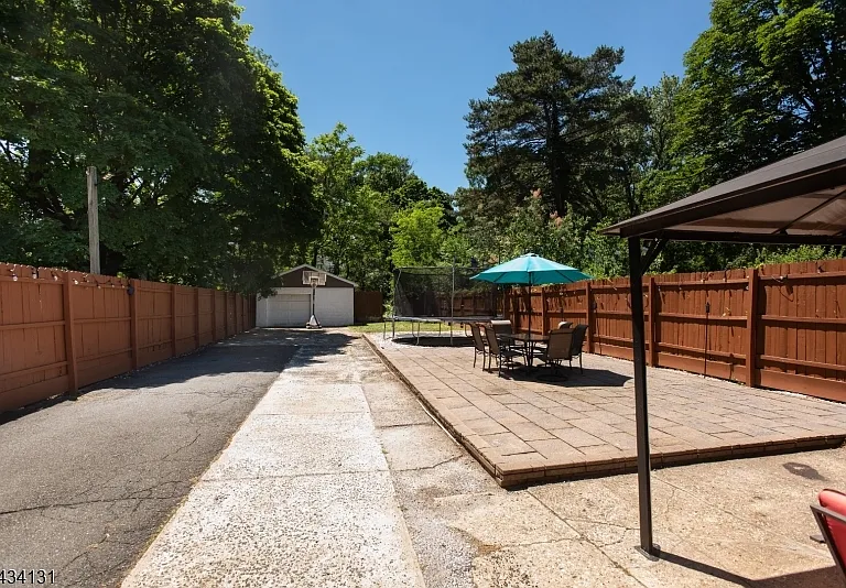 138 Jerome Pl — Photo 25