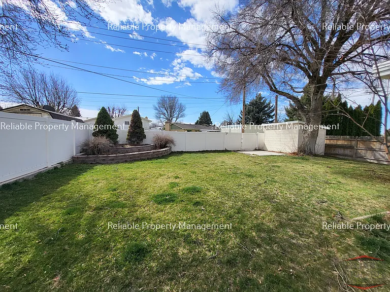 1859 Charlene St — Photo 15