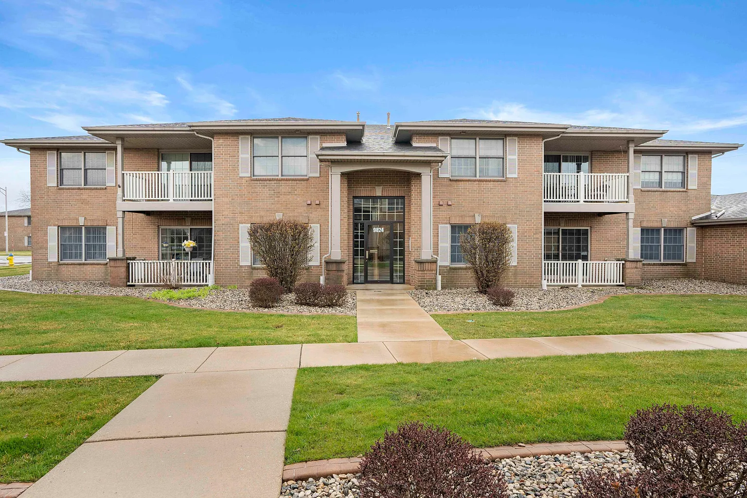 9824 Wildwood Ct Unit 1-B photo 1