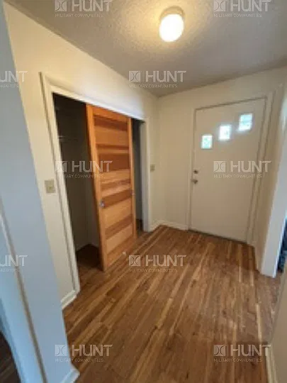3 bed, 1.5 bath, 1301 sqft, $1,625 — Photo 2