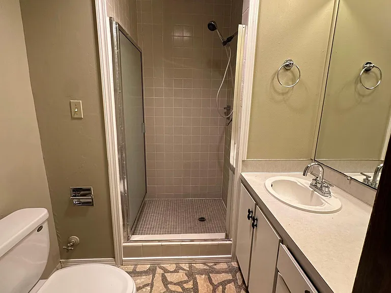 602 Melrose Ave E #202 — Photo 22