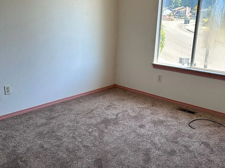 206 S 27th Pl — Photo 13