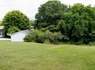 Hilltop Rd, Dandridge, TN 37725