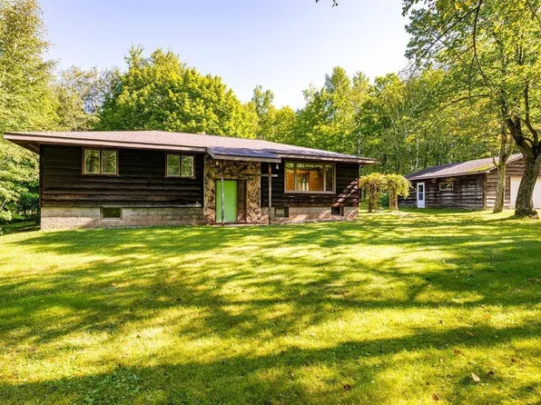 415 St. Louis River Rd, Proctor, MN 55810