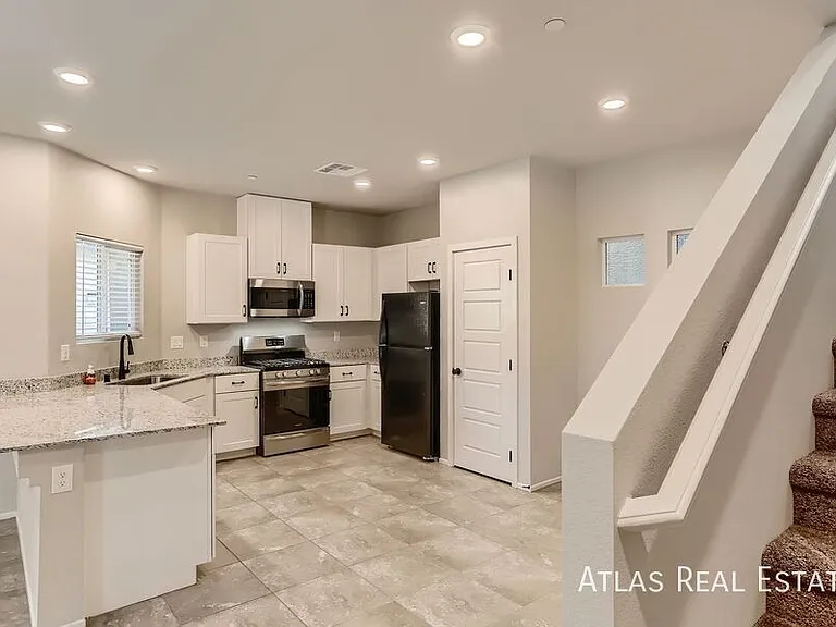 4479 Sapphire Moon Ave — Photo 7