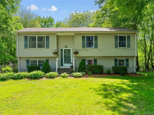 1306 Old Colchester Road, Montville, CT 06370