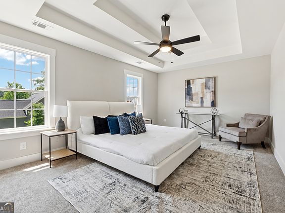 4th image of 2428 Mills Bnd