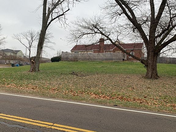 2nd image of 7640 Peters Pike