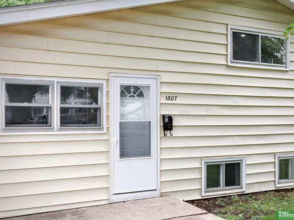 1807 Warren St, Bellevue, NE 68005