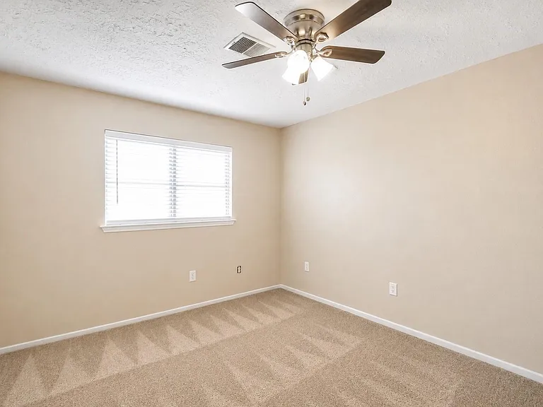 2506 Radcliffe Dr — Photo 7