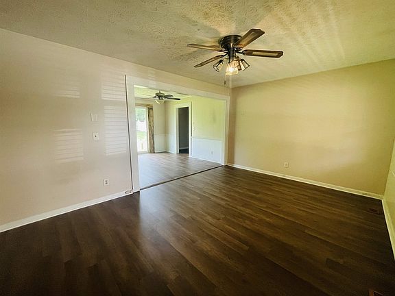 5th image of 733 Carolina Dr