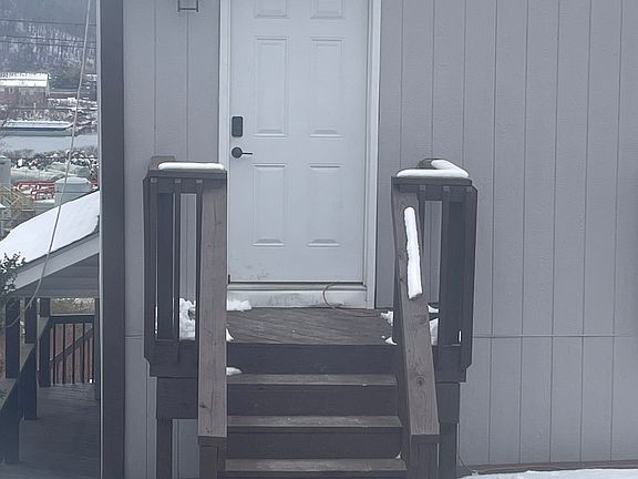 3rd image of 1348 Marshall St S #4