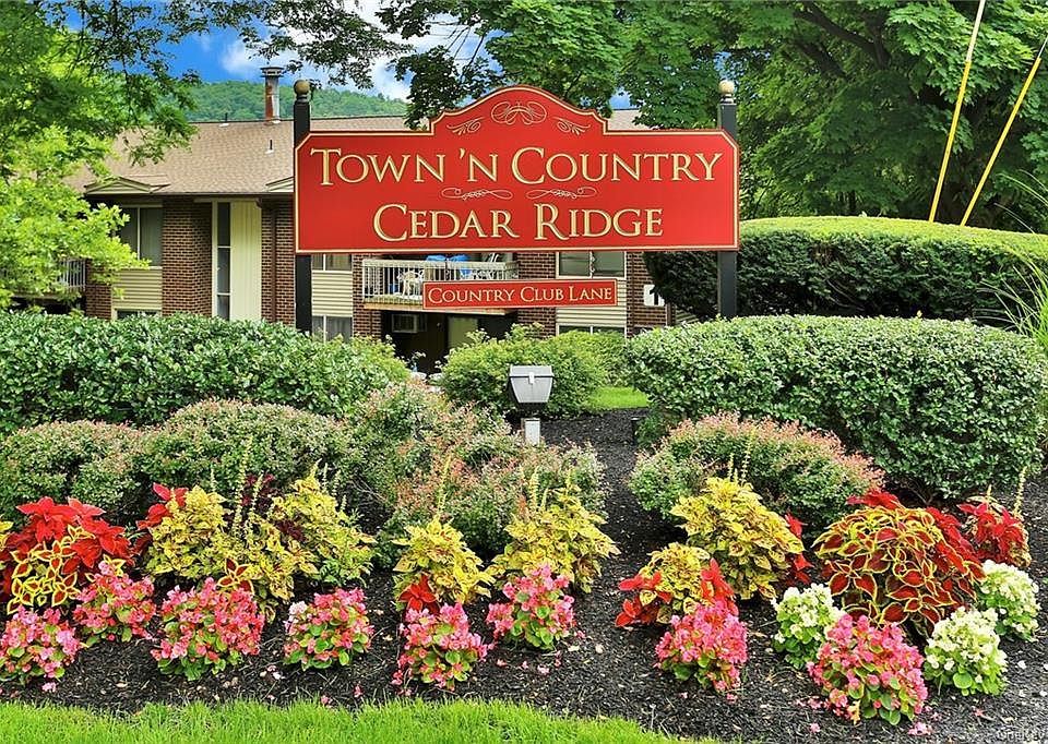 1st image of 395 Country Club Ln