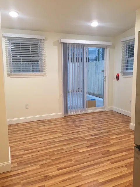 1 bed, 350 sqft, $1,550 — Photo 4