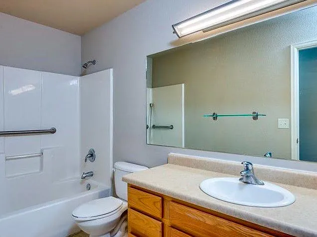 694 Bayberry Ct — Photo 11