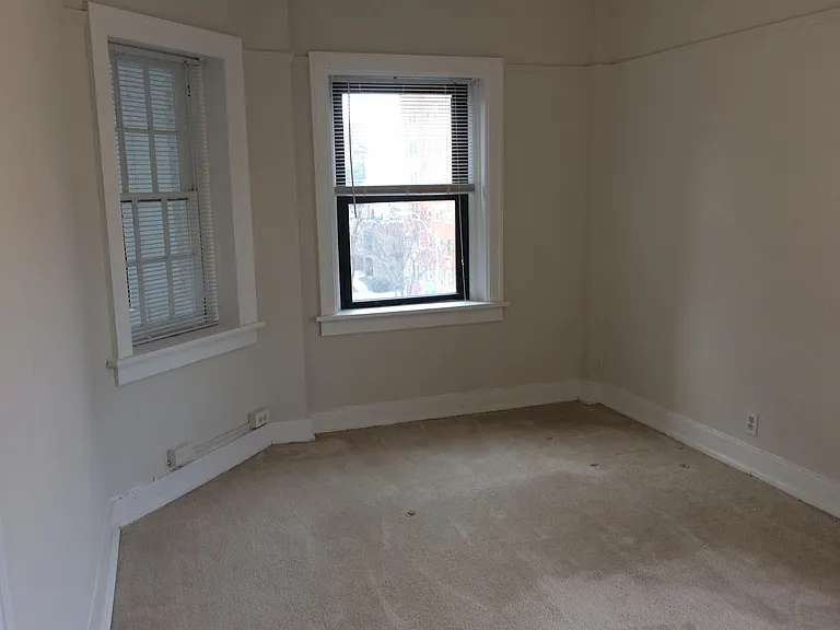 Mark Twain Apartments — Photo 32