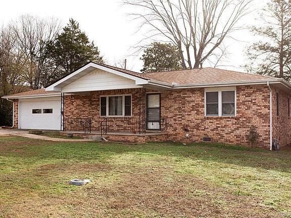 2nd image of 818 Locust St