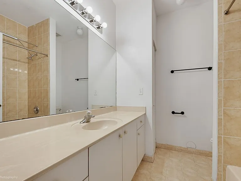 2630 NE 3rd Dr #204 — Photo 8