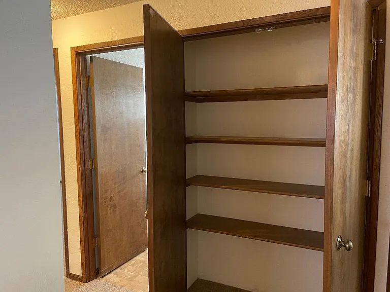 105hallcloset_08112025