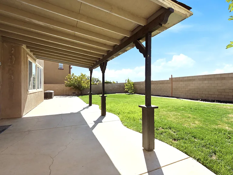1364 Wellington Dr — Photo 8