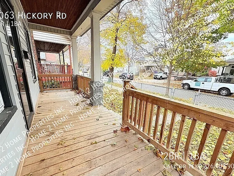 1063 Hickory Rd — Photo 2