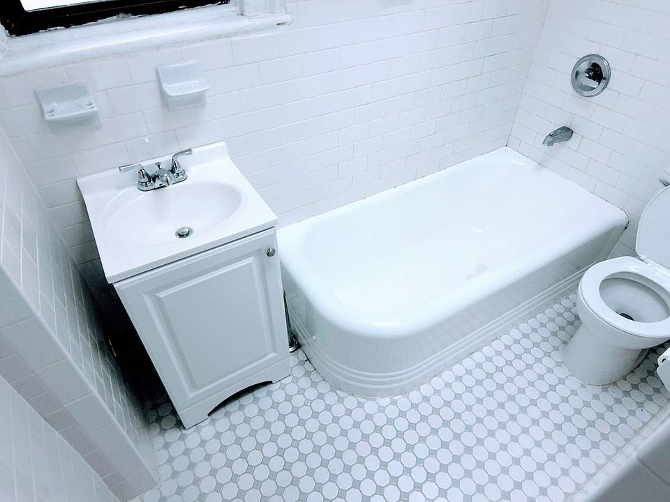 1st image of 213 1/2 W 16th St #5