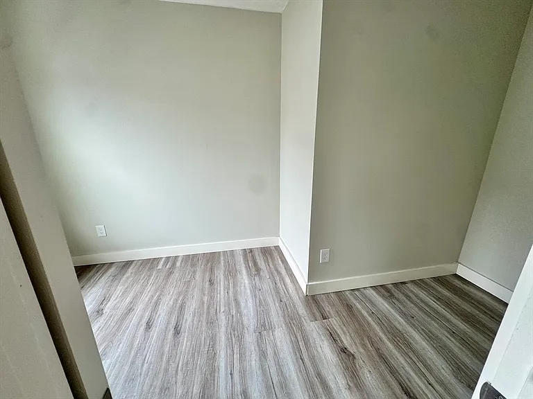 186 Marion St #2 — Photo 4