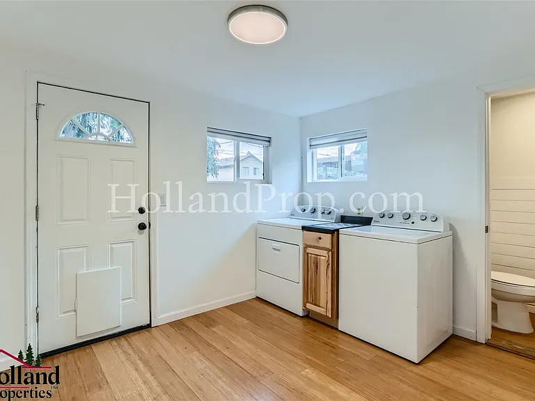 315 NW Dennis Ave — Photo 10