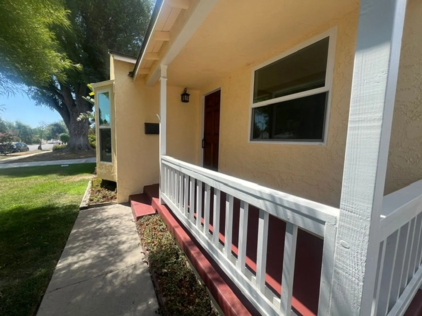Completely Renovated 2 Bedroom, 1 Bathroom Lake Balboa Home! Ready for Move-In! — Photo 3