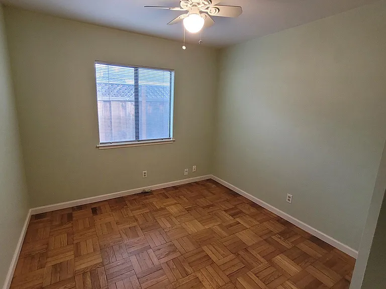 621 Bryan Ave — Photo 5