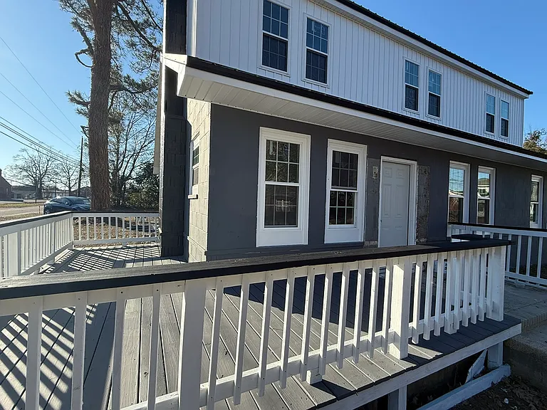 221 E Plank Rd — Photo 9