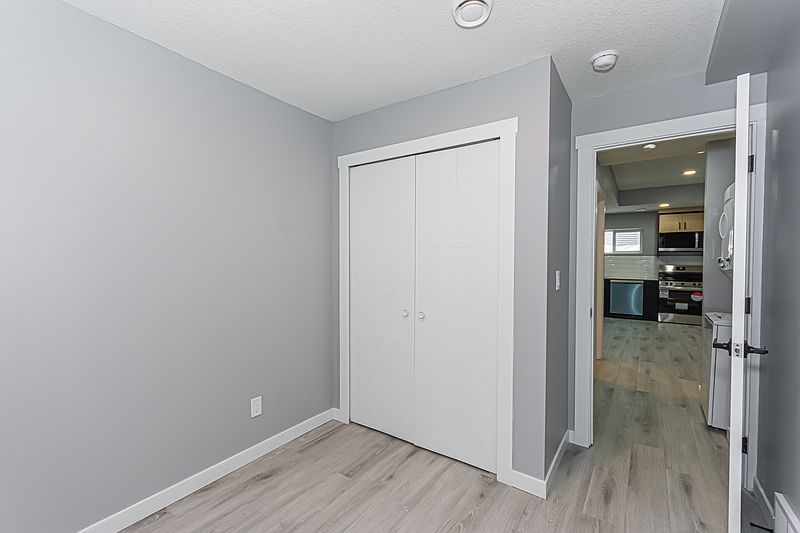 Edmonton Apartment for rent - 3 Bedrooms — photo 50