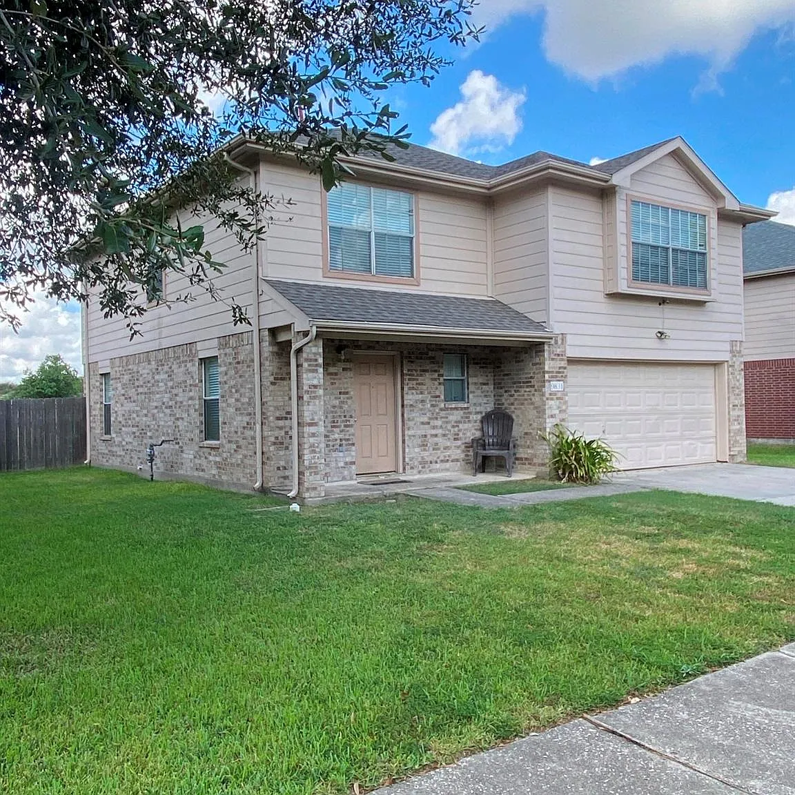 4 bed, 2.5 bath, 2080 sqft, $1,800 — Photo 3